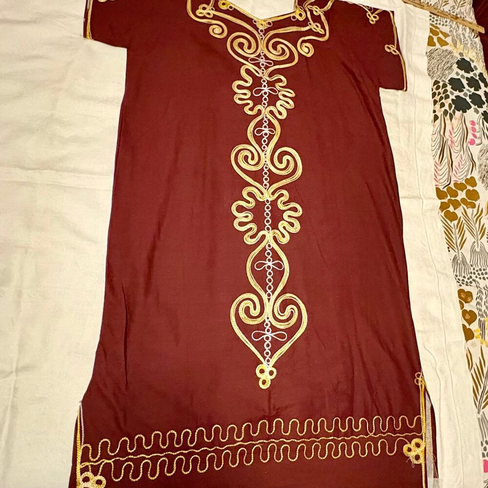 Lovely Decorative Short-Sleeve Brown Caftan with Gold Embroidery - XL or XXL